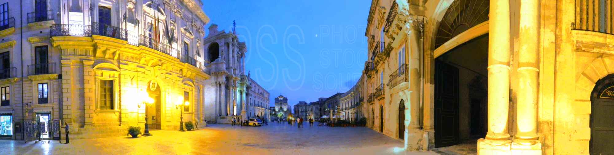 Piazza Duomo at Night